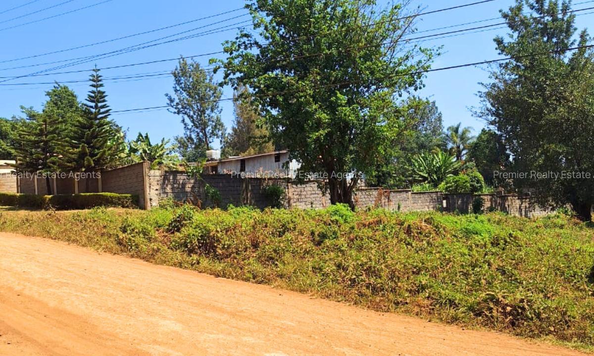 0.75 ac Commercial Land at Thindigua - 2