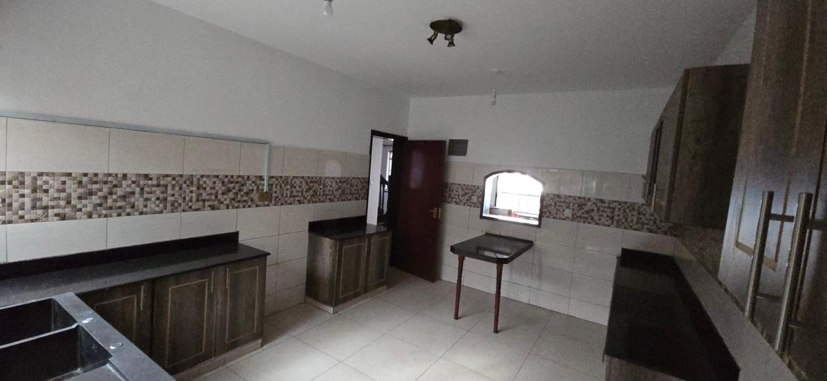 4 Bed Townhouse with En Suite at Brookside Drive - 10