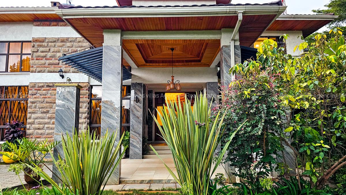 1 Bed House with En Suite at Kitsuru - 2