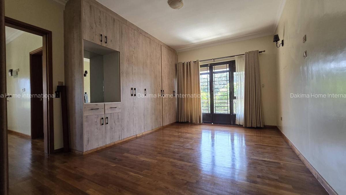 5 Bed Townhouse with En Suite in Runda - 11