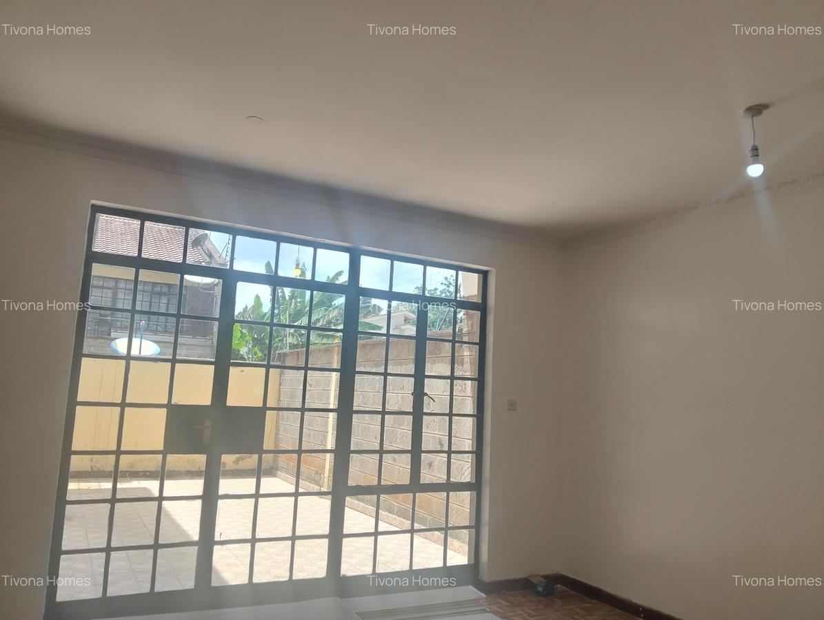 4 Bed House with En Suite in Lavington - 2