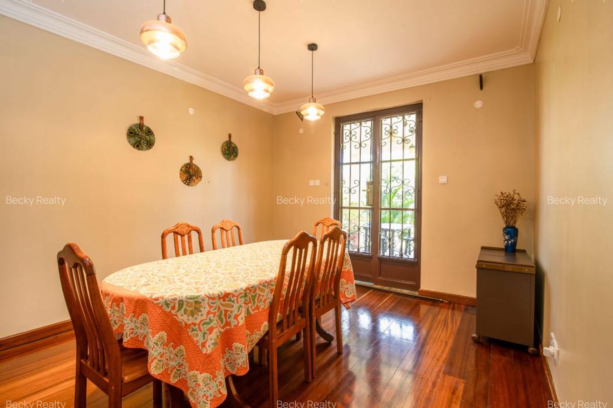 4 Bed House with En Suite at Bogani - 5