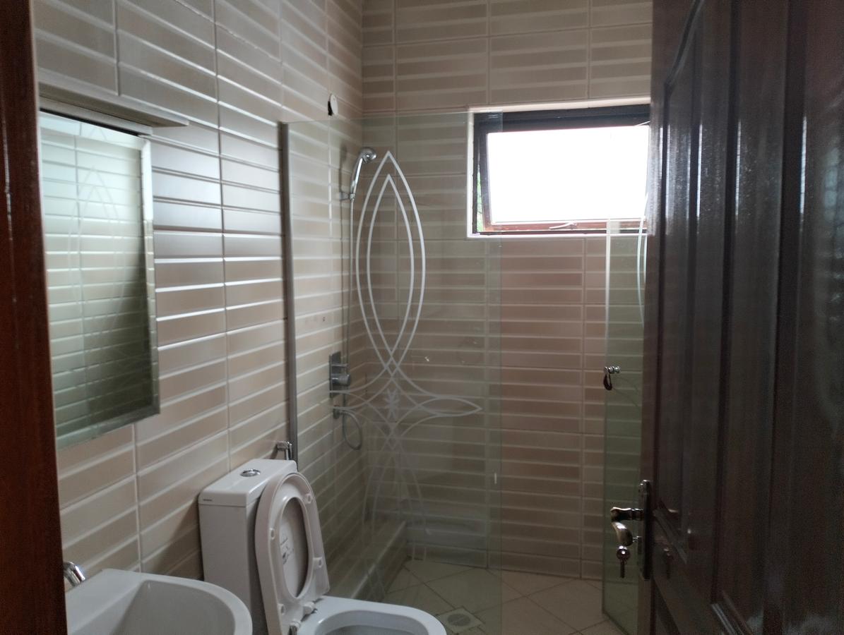 5 Bed Townhouse with En Suite in Westlands Area - 14