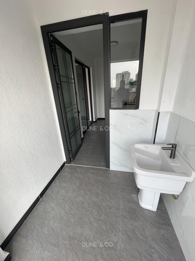 2 Bed Apartment with En Suite in Lavington - 8