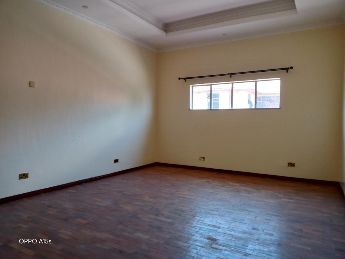 10 Bed House with En Suite in Runda - 18