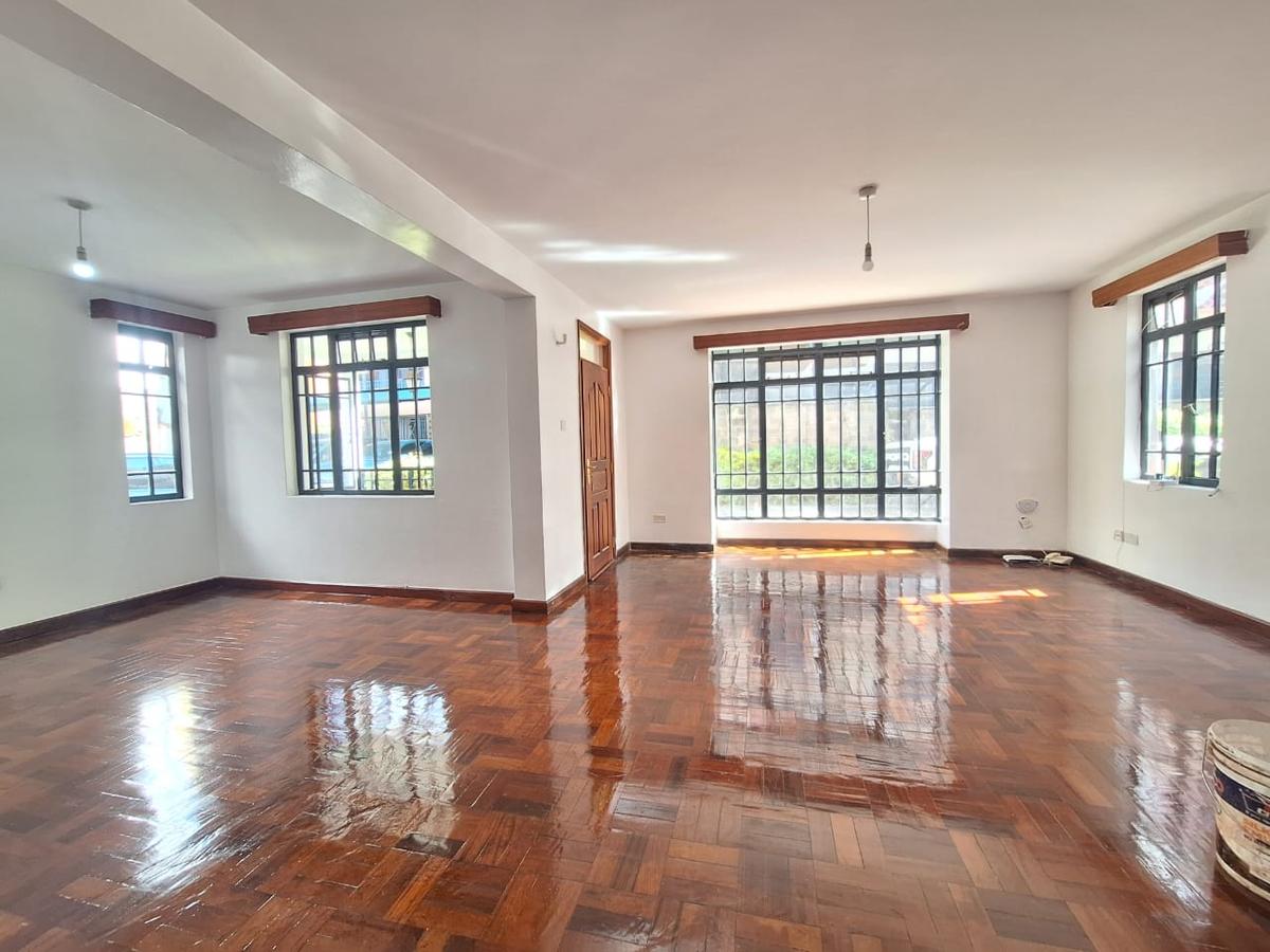 4 Bed Townhouse with En Suite at Lavington - 5