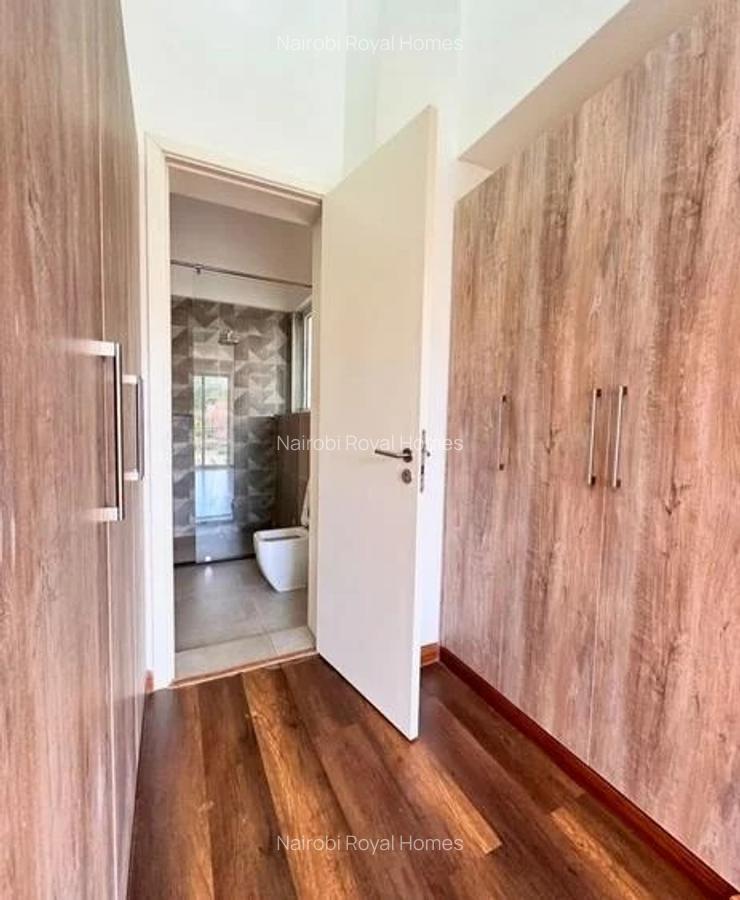 5 Bed Townhouse with En Suite at Lavington - 7