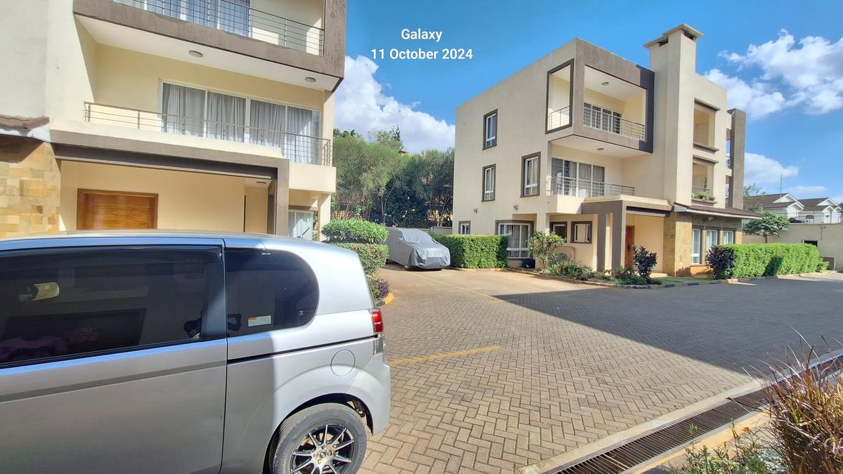 5 Bed Townhouse with En Suite at Mugumo Road - 1