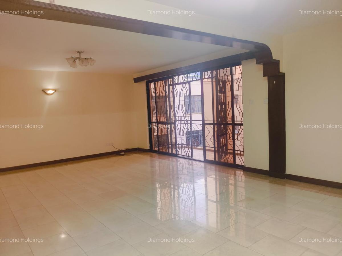 4 Bed Apartment with En Suite at Parklands - 3