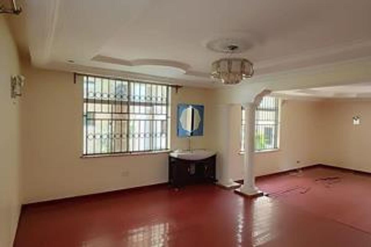 4 Bed Townhouse with En Suite at Lavington Green - 5