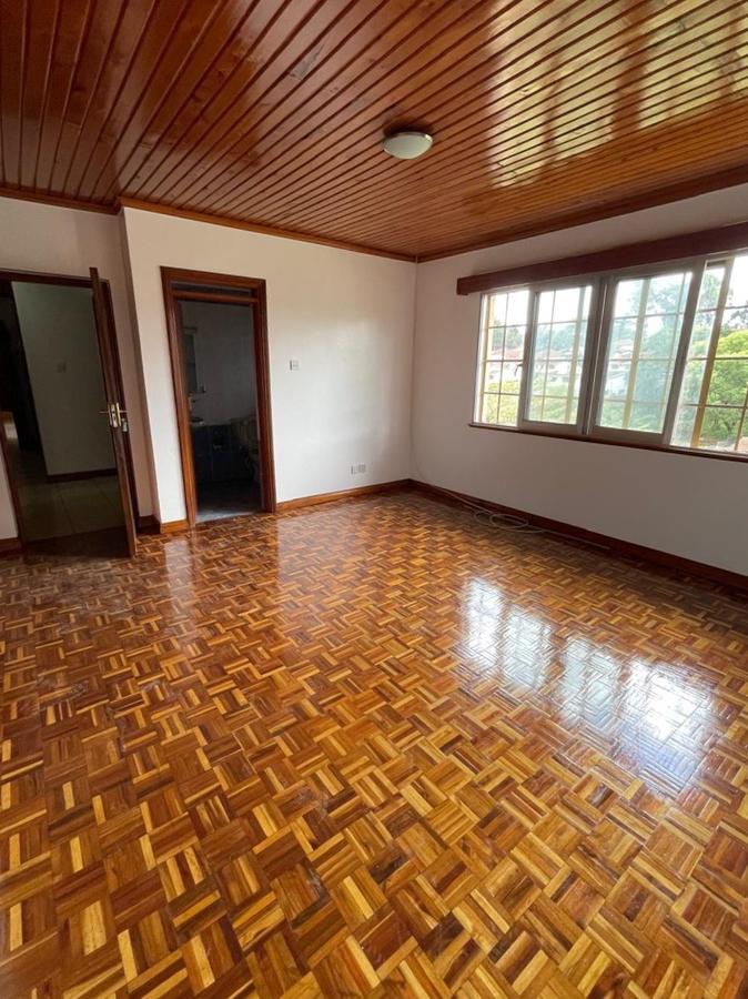 3 Bed Apartment with En Suite in Brookside - 15