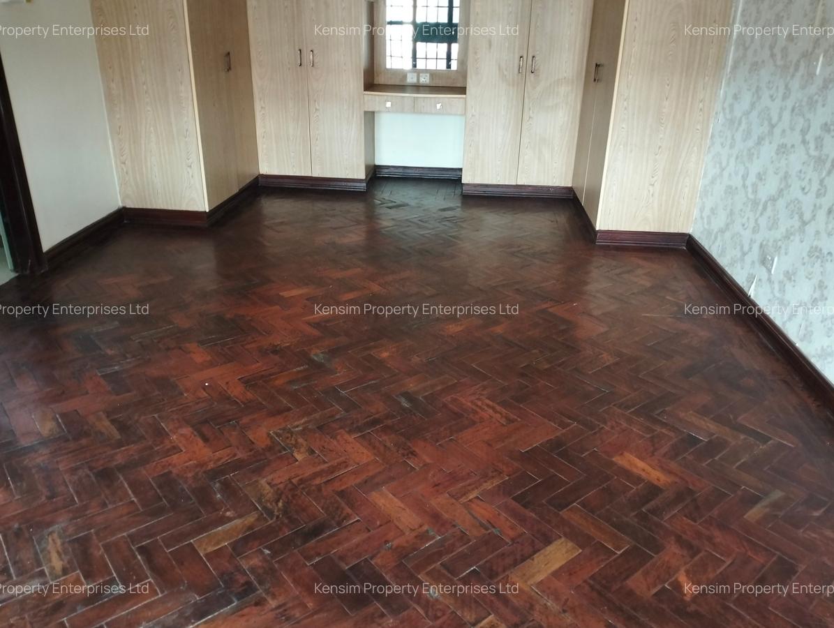 4 Bed Townhouse with En Suite in Lavington - 17