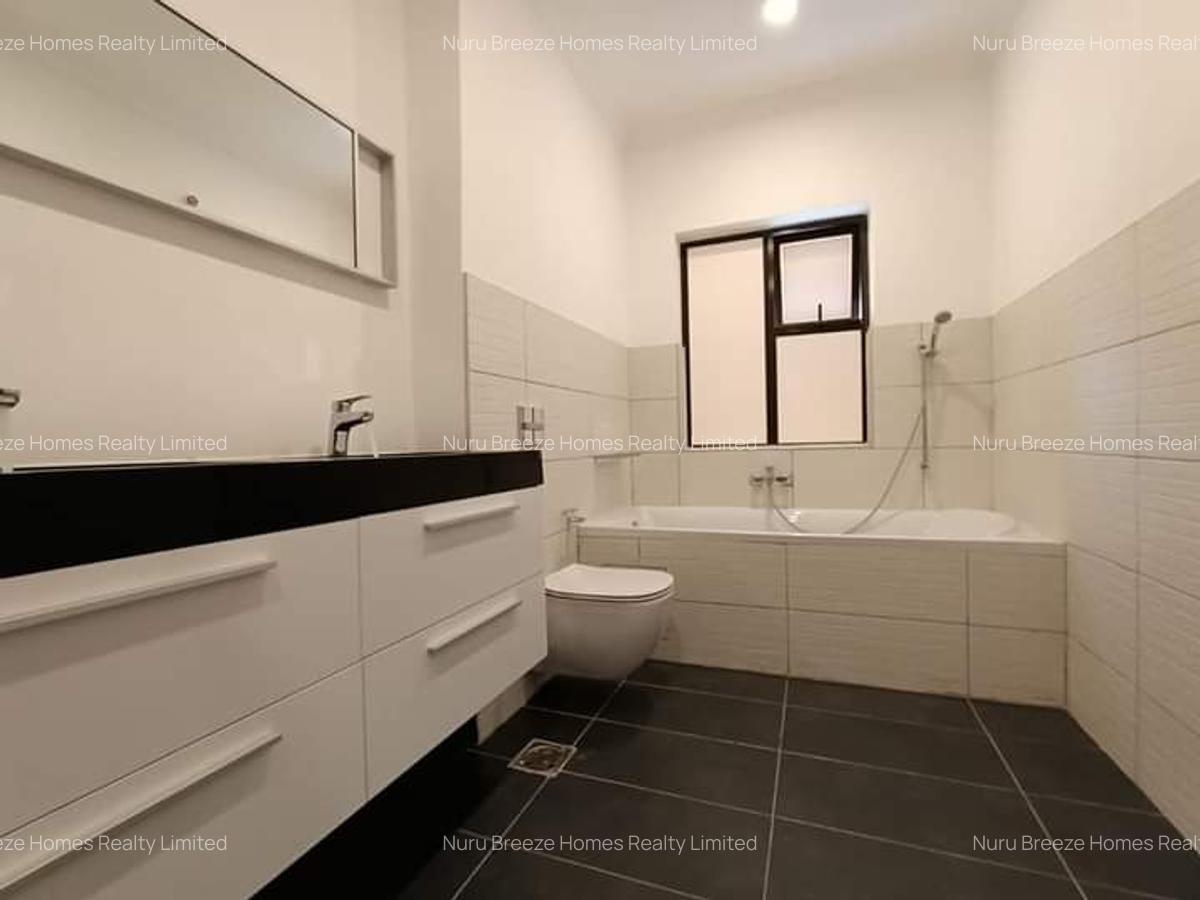 4 Bed Townhouse with En Suite in Lavington - 15