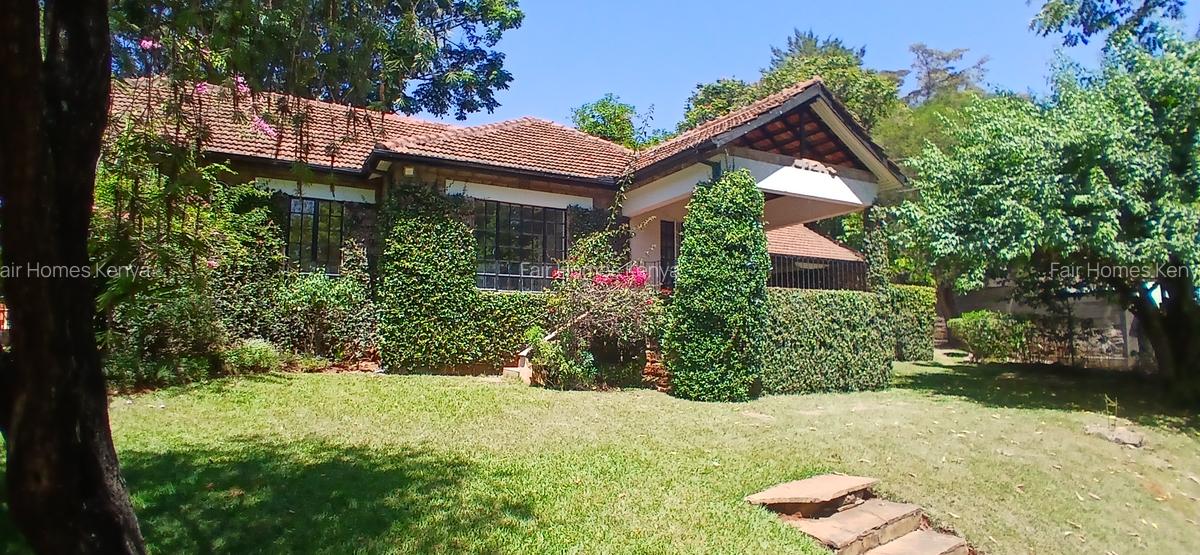 4 Bed House with En Suite at Lavington Green - 5