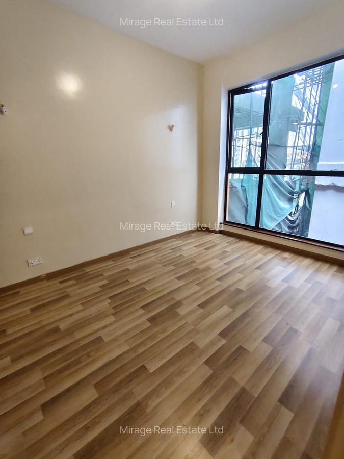 3 Bed Apartment with En Suite in Parklands - 11
