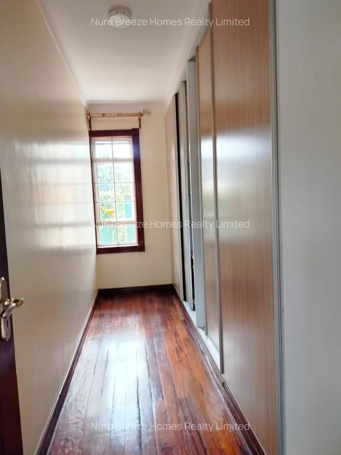 4 Bed Townhouse with En Suite in Kyuna - 12