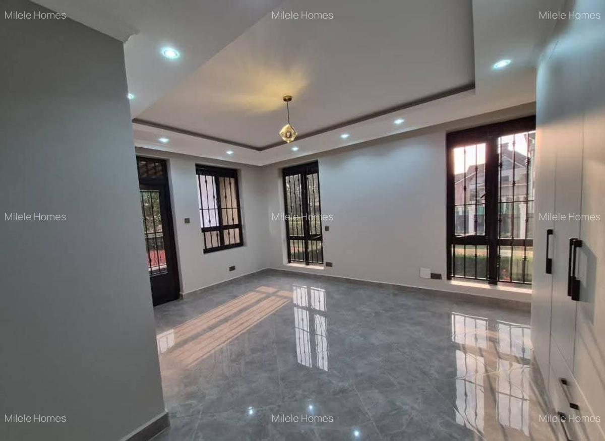 5 Bed Villa with En Suite in Runda - 6