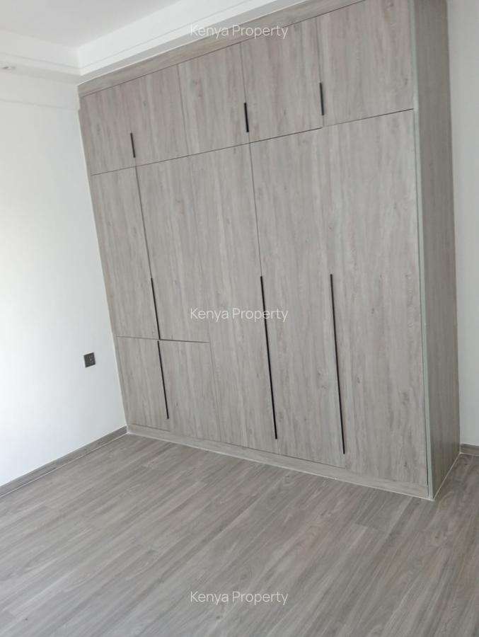 2 Bed Apartment with En Suite at Riverside Drive - 5