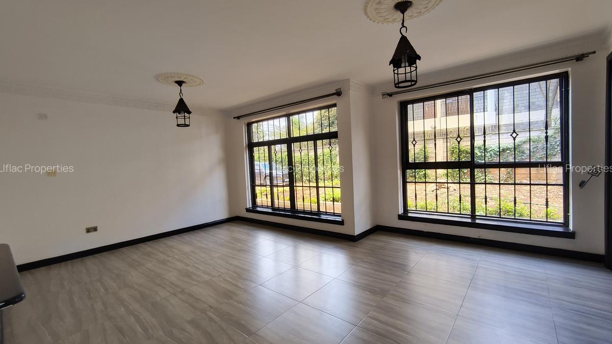 5 Bed House with En Suite in Runda - 3