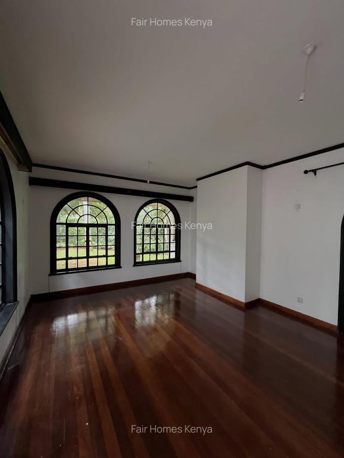 4 Bed Townhouse with En Suite at Riverside Drive - 12