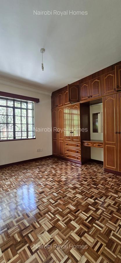 4 Bed Townhouse with En Suite at Lavington Green - 20