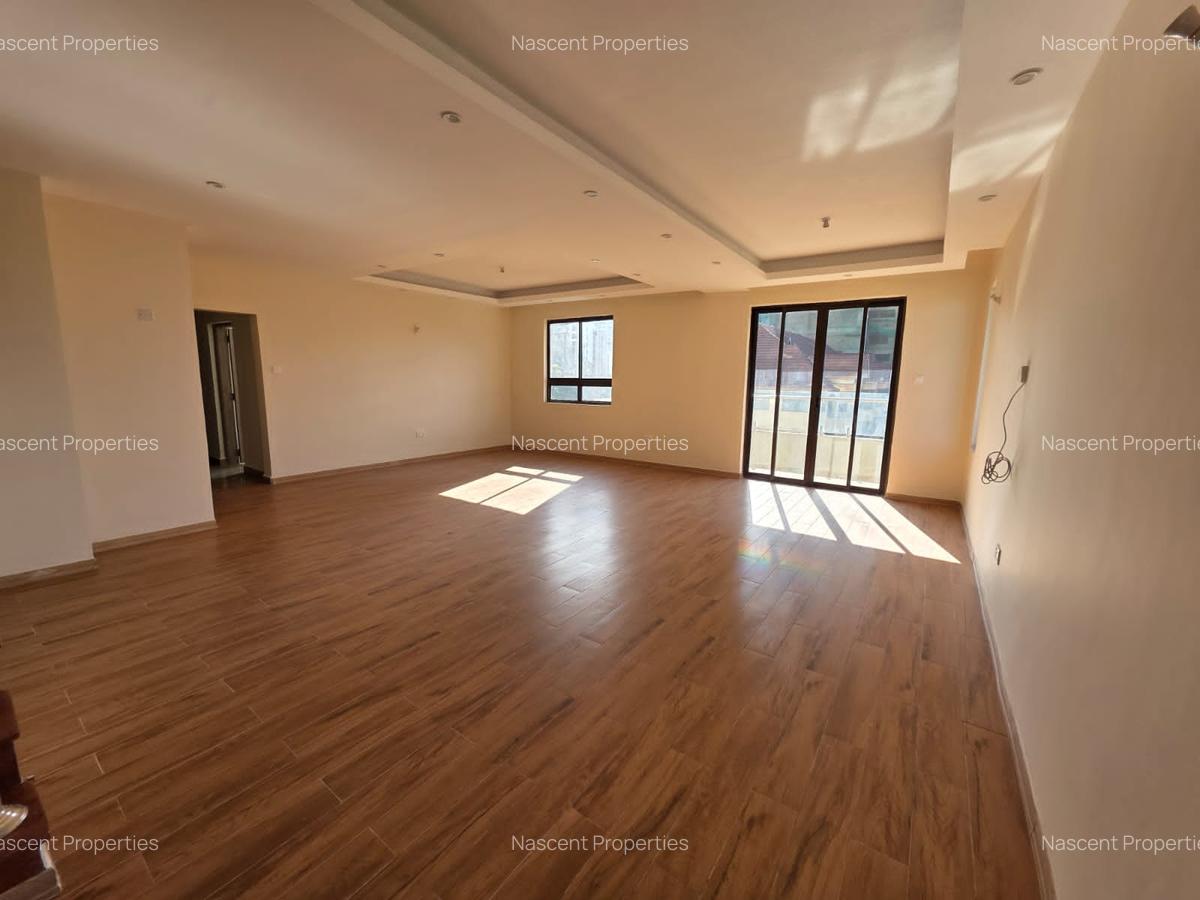 5 Bed Apartment with En Suite in Parklands - 1