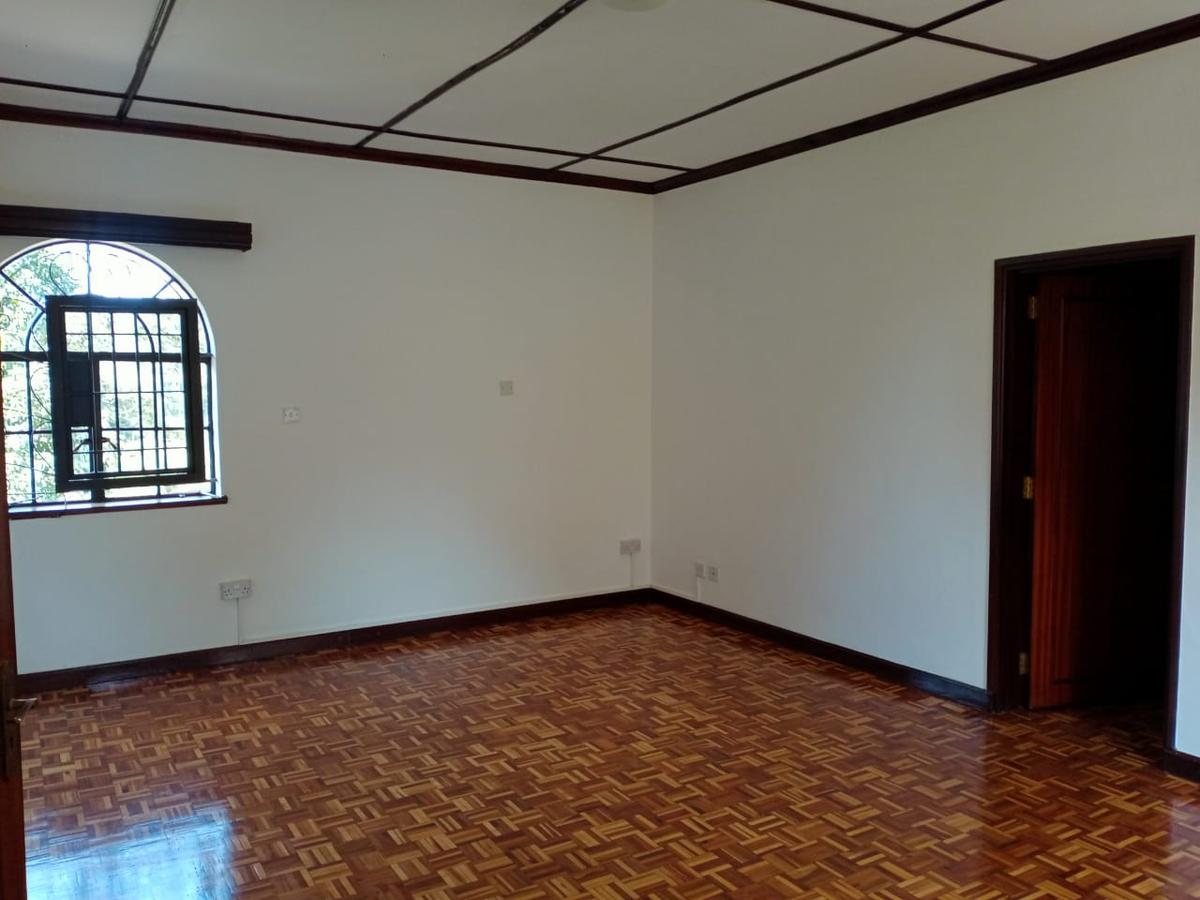 4 Bed Townhouse with En Suite in Kitisuru - 15