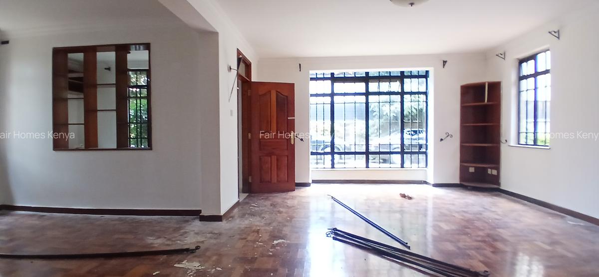 4 Bed Townhouse with En Suite at Valley Arcade - 20