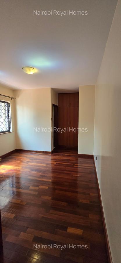 5 Bed Townhouse with En Suite at Lavington Green - 20