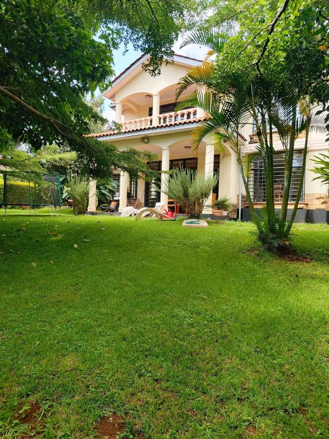 4 Bed House with Swimming Pool in Rosslyn - 2