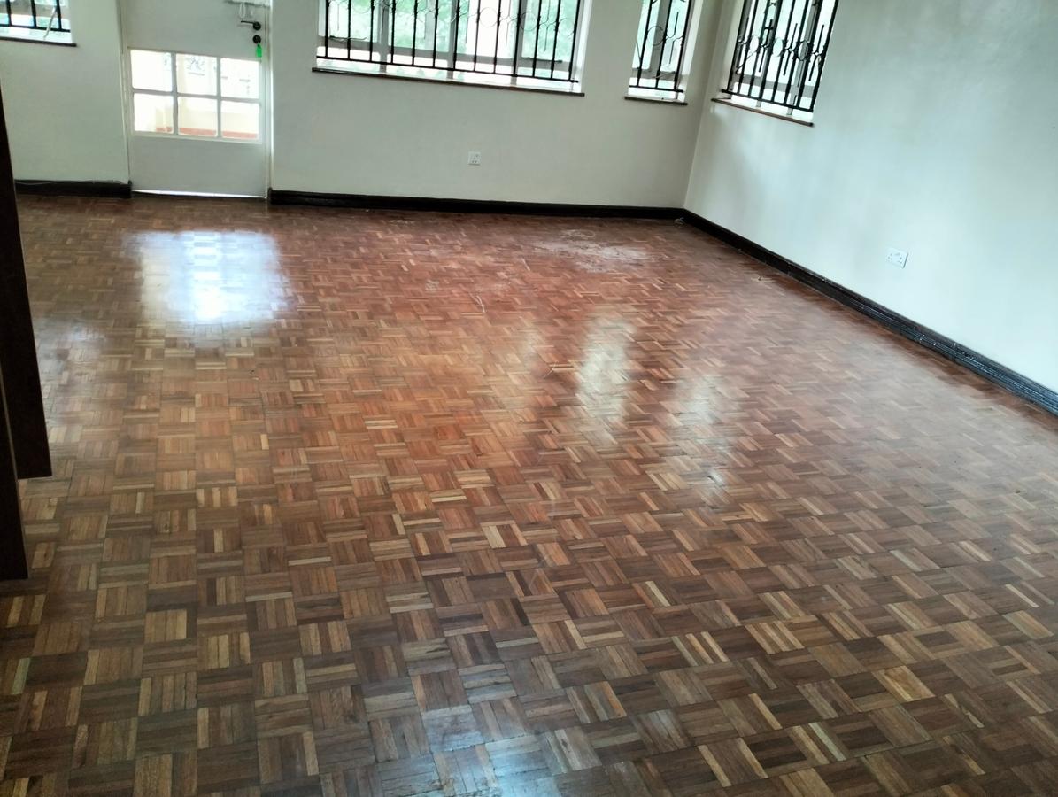 5 Bed Townhouse with En Suite in Lavington - 11