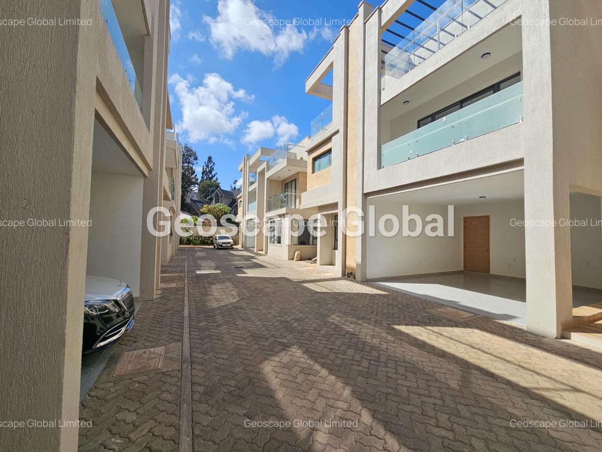 6 Bed Townhouse with En Suite in Lavington - 15