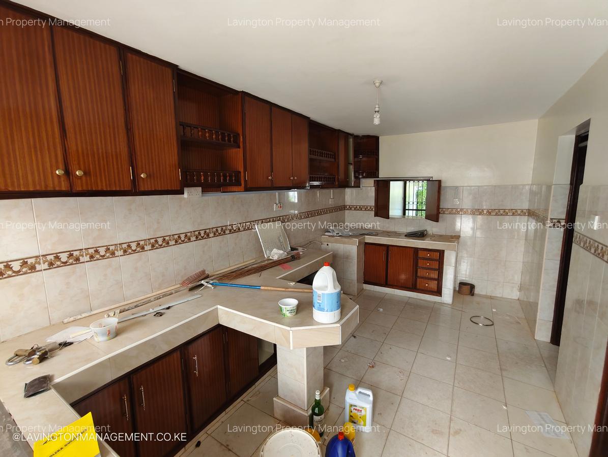 4 Bed Townhouse with En Suite at Lavington Green - 5