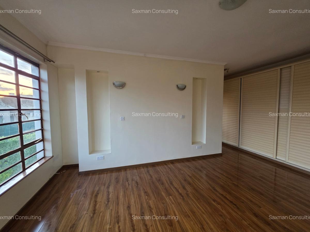 4 Bed Villa with En Suite in Runda - 8