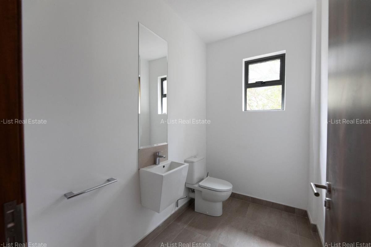 4 Bed Townhouse with En Suite at Two Rivers - 12