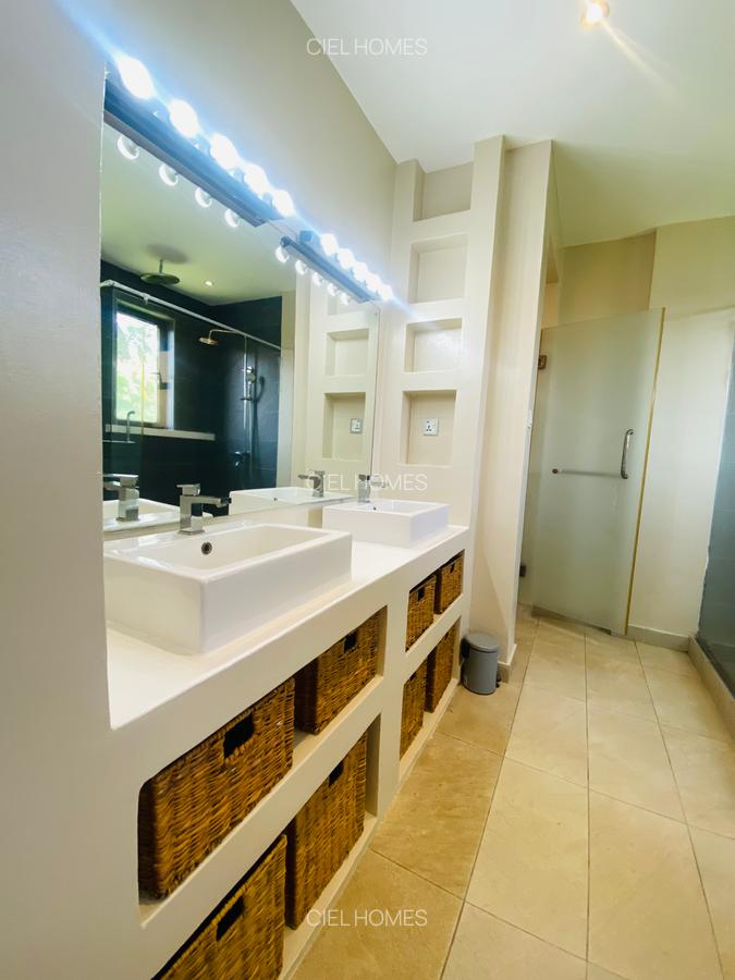 3 Bed Apartment with En Suite at Hatheru Road - 11