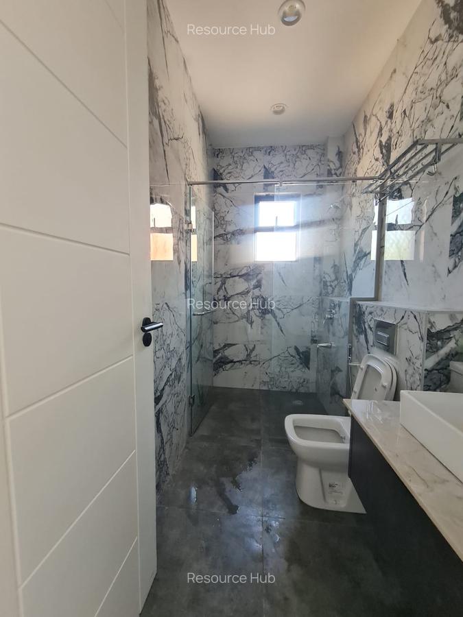 2 Bed Apartment with En Suite at Off Brook House Drive - 12