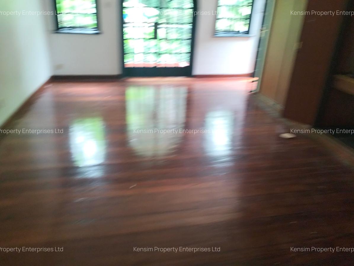 5 Bed Townhouse with En Suite in Riverside - 5