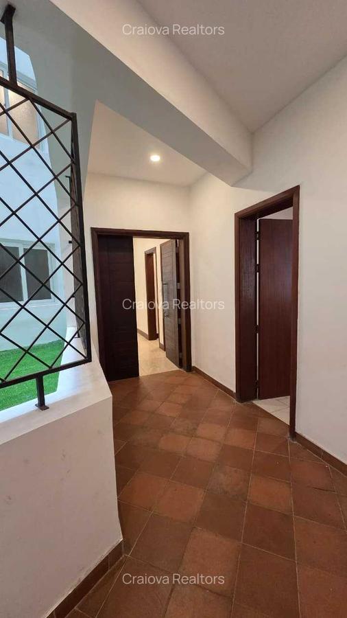 4 Bed Apartment with En Suite at City Drive - 6