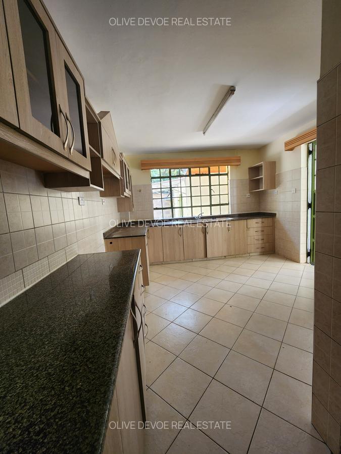 4 Bed Townhouse with En Suite in Lavington - 5