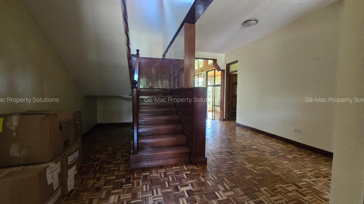 4 Bed House with En Suite in Runda - 14