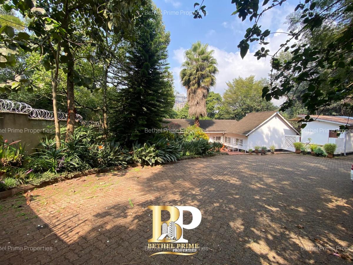 4 Bed House with En Suite in Spring Valley - 10