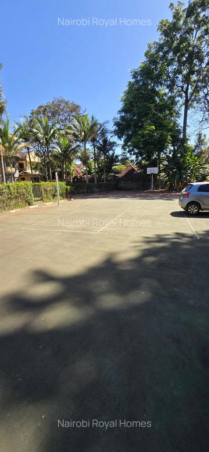 4 Bed House with En Suite at Loresho Road - 5