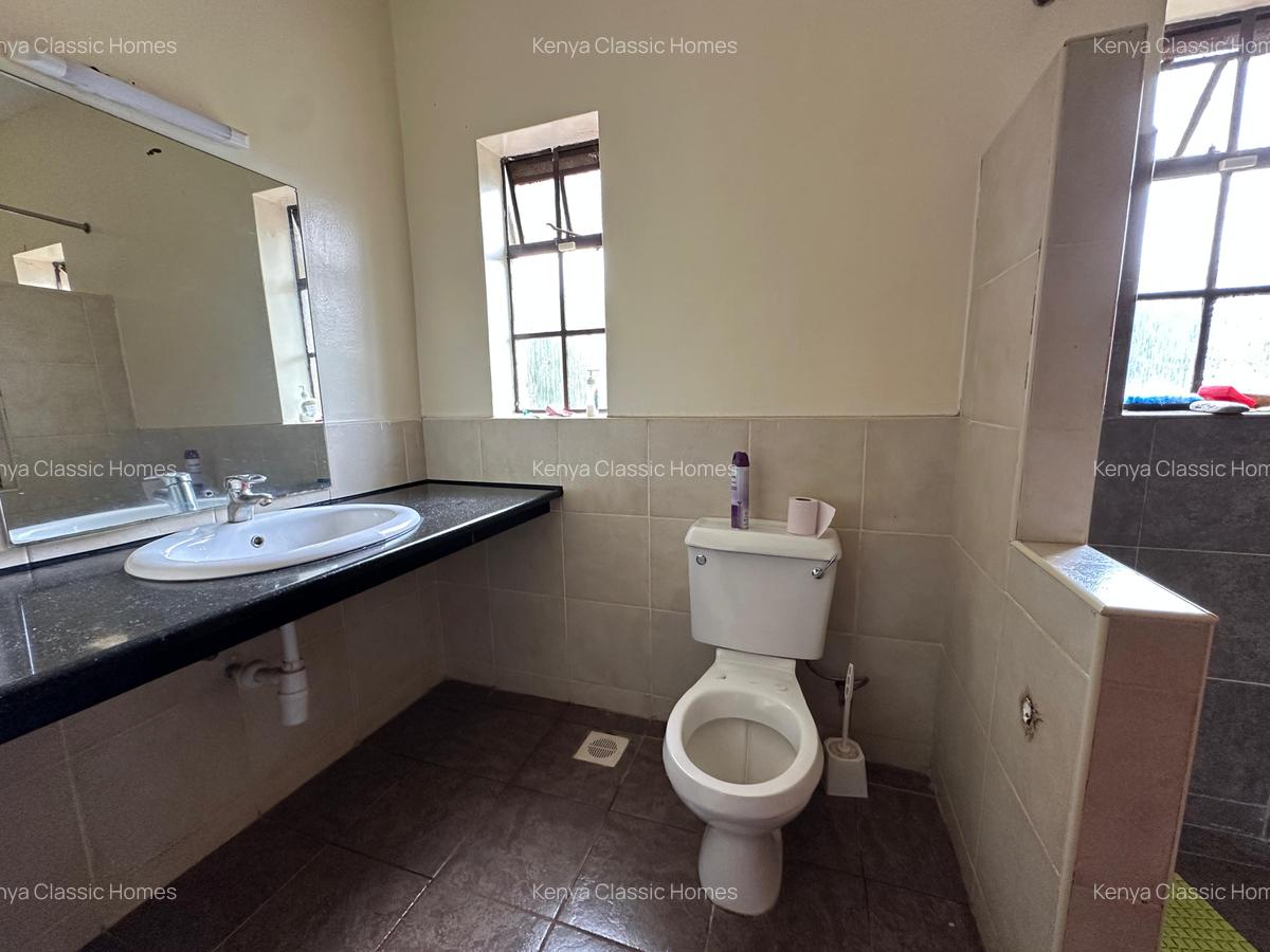 4 Bed House with En Suite at Redhill - 15