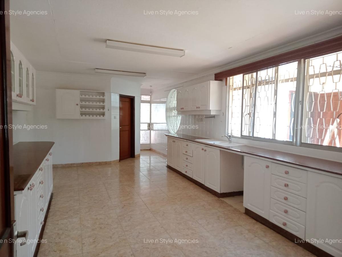 4 Bed House with En Suite in Runda - 4