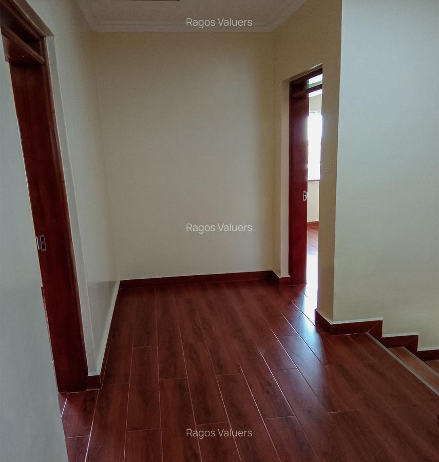 4 Bed Townhouse with En Suite at South C - 9