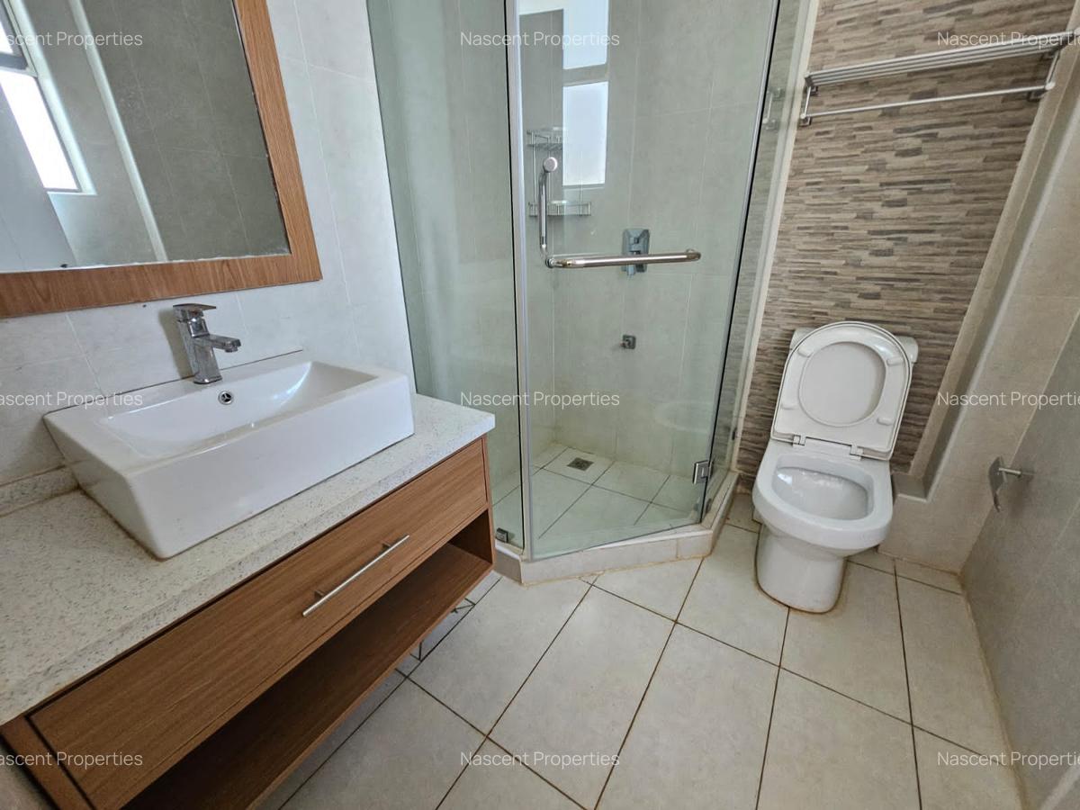 5 Bed Apartment with En Suite at Brookside - 16