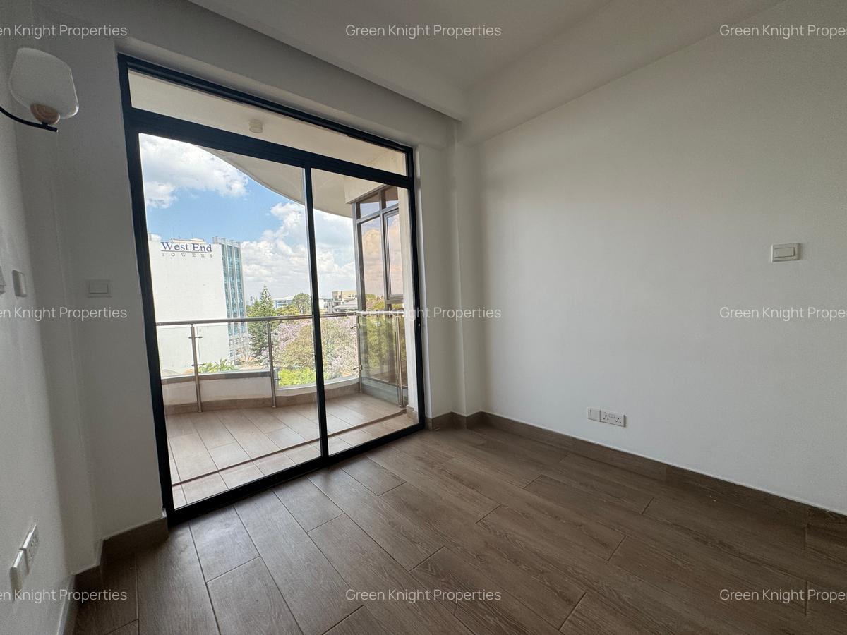 Serviced 2 Bed Apartment with En Suite in Westlands Area - 16