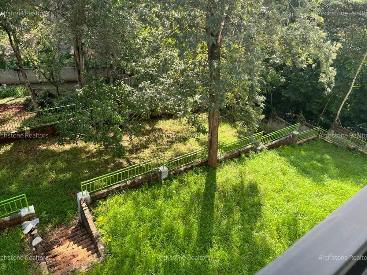 5 Bed Townhouse with Staff Quarters in Rosslyn - 9