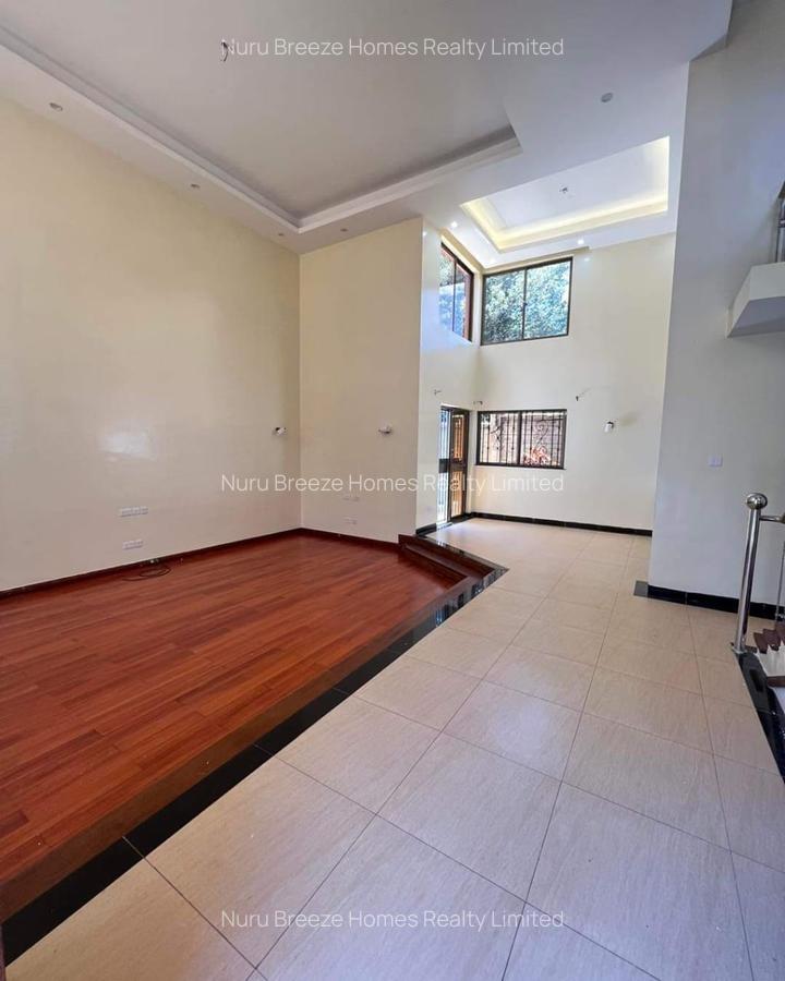 5 Bed Townhouse with En Suite in Lavington - 12